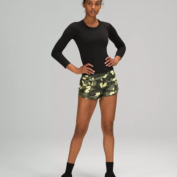 NEW Lululemon hotty hot shorts 2.5” camo - Picture 6 of 8